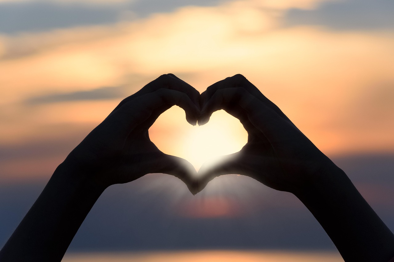 heart, cool backgrounds, sunrise, wallpaper 4k, hands, 4k wallpaper, gesture, nature, valentines day, full hd wallpaper, free wallpaper, desktop backgrounds, 4k wallpaper 1920x1080, love, sunset, mac wallpaper, shape, sign, hd wallpaper, silhouette, symbol, free background, beautiful wallpaper, summer, windows wallpaper, romantic, romance, wallpaper hd, valentines day, laptop wallpaper, feeling, background